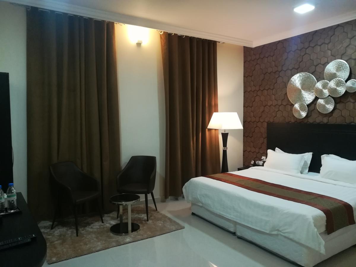 Tanuf Residency Hotel Νάζουα Εξωτερικό φωτογραφία
